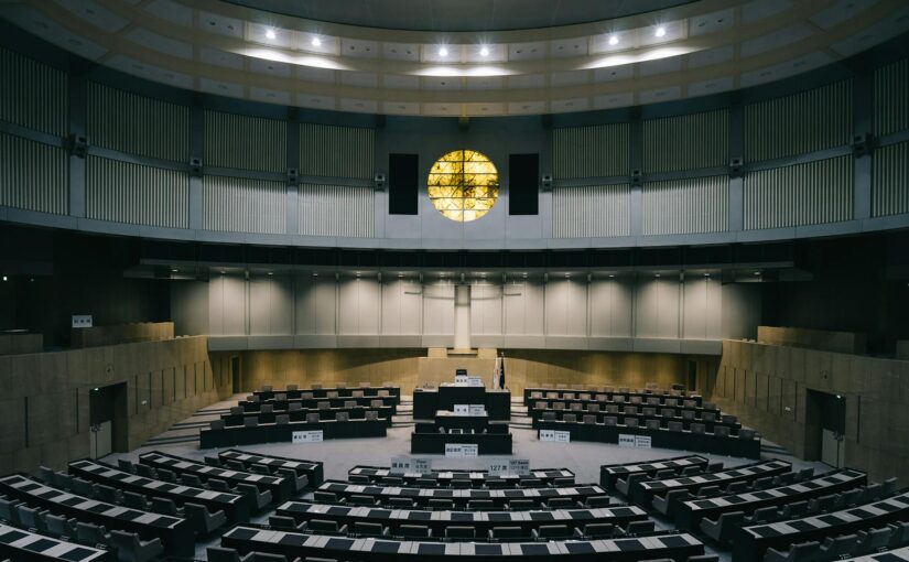 Kaip efektyviai sekti ir analizuoti Kauno miesto savivaldybės sprendimus: praktinis gidas gyventojams ir žurnalistams