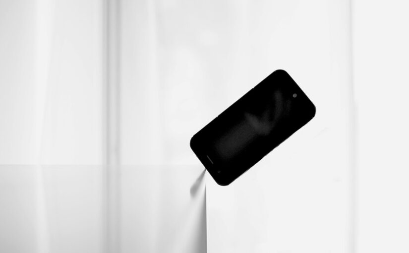 Kodėl telefonų remontas Klaipėdoje apsimoka labiau nei pirkti naują įrenginį: eksperto patarimai ir kainų palyginimas